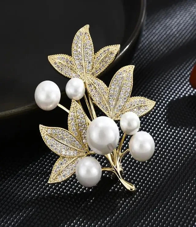Elegant Gold Color Rose Flower Brooches For Women Girls Rhinestone CZ Luxury Women Accessories