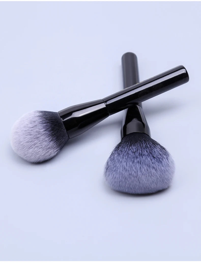 1Pc Wood Handle Blusher Brush Soft Hair Setting Powder Brushing Professional Large Foundation Face Multi Functional Makeup Tool