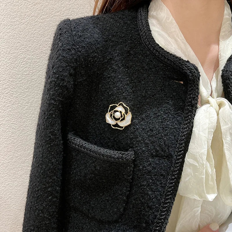 Camellia Brooch Fashion Luxury Rhinestone Imitation Pearl Pin For Women Fashion Clothes Corsage Jewelry Accessories Wholesale