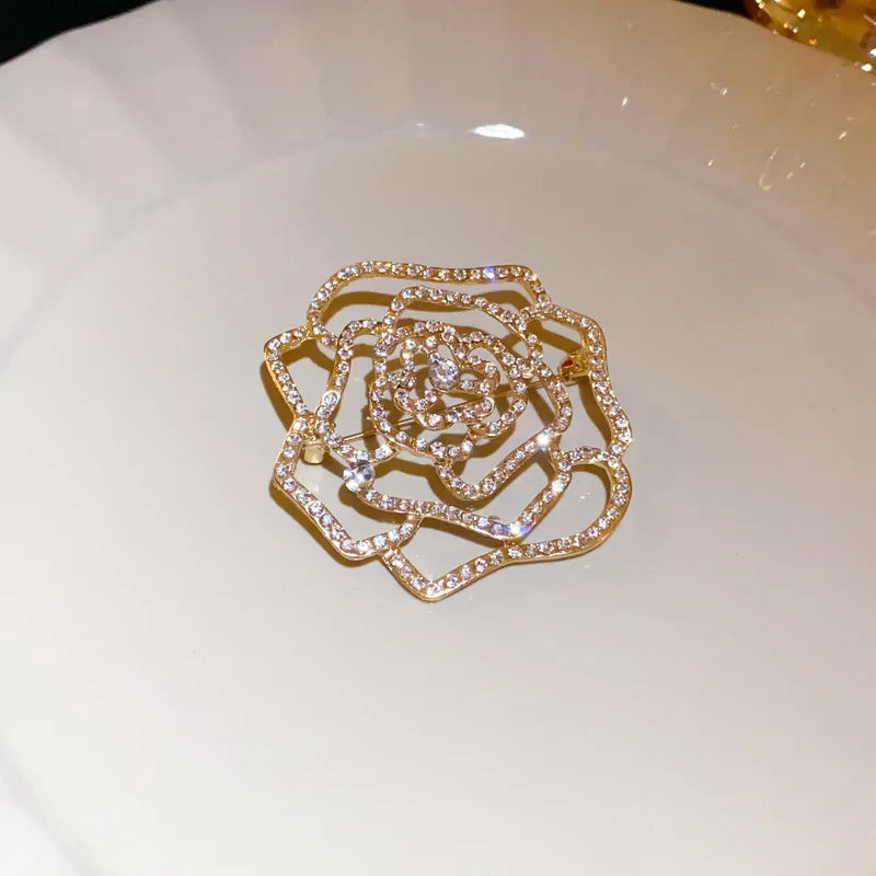 Camellia Brooch Fashion Luxury Rhinestone Imitation Pearl Pin For Women Fashion Clothes Corsage Jewelry Accessories Wholesale